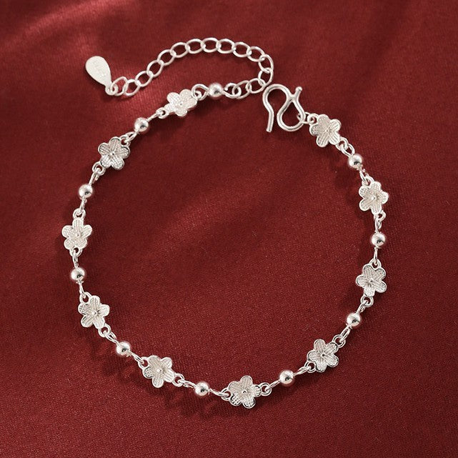Dignified Floral Bracelet – Sweet All-Match Design for Women