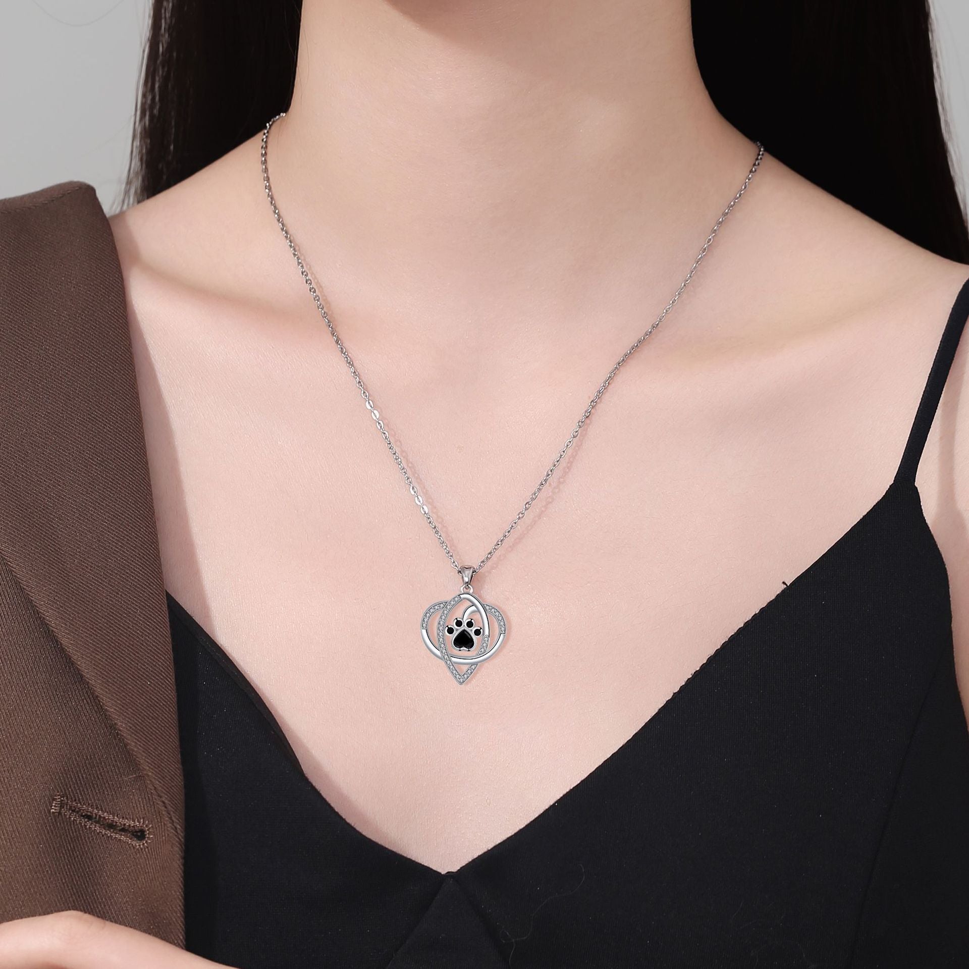 Pet Paw Print Necklace – Elegant Cat & Dog Pendant Jewelry