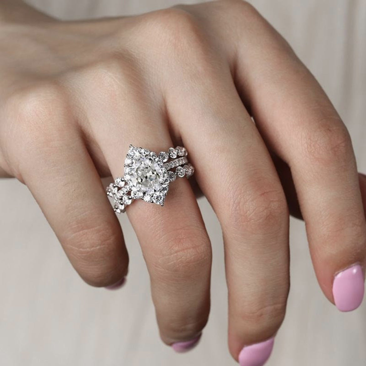 New European & American Fashion Jewelry – Women's Oval Zircon Ring Set