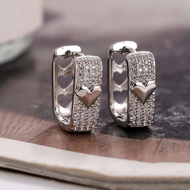 Women's Fashion Hollow Love Ear Clips – Stylish Non-Pierced Earrings