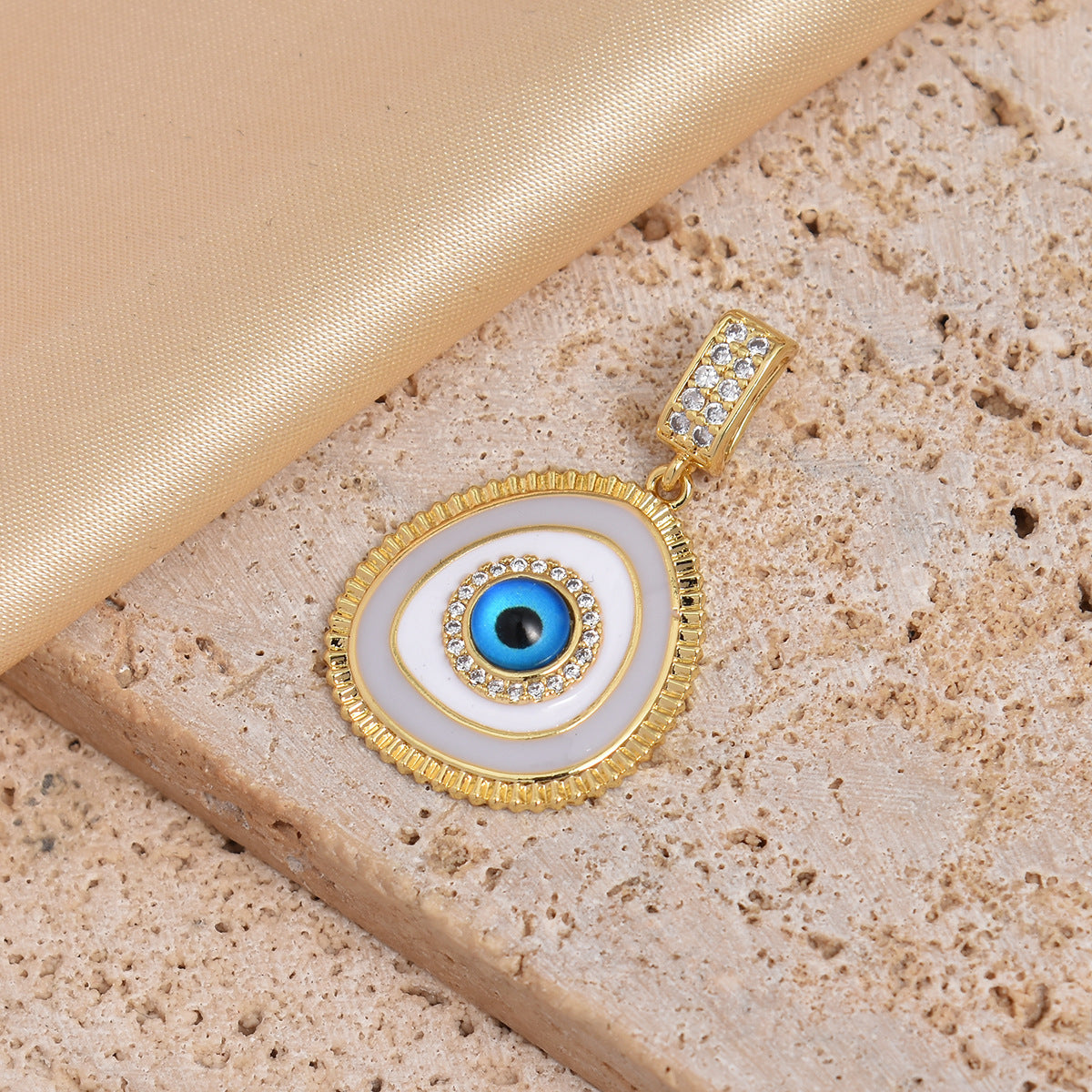 Micro-Inlaid Zircon Blue Eye Necklace – Elegant Lux Niche Design for Women