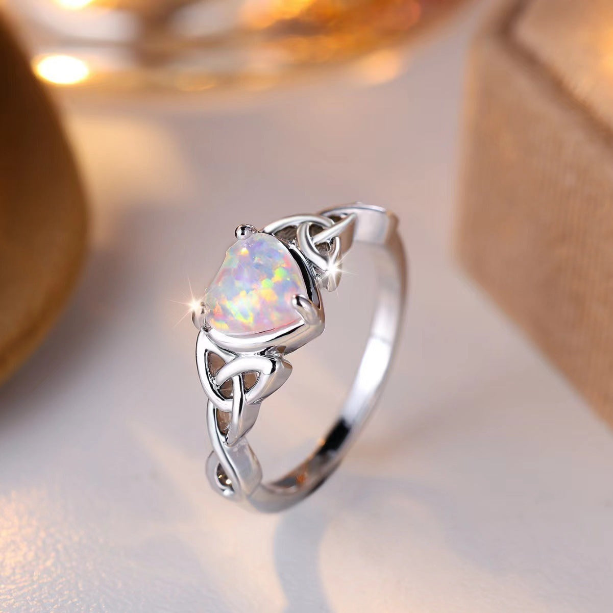 Irregular Simple Luxury Ring – Unique Personality & Special Interest Design