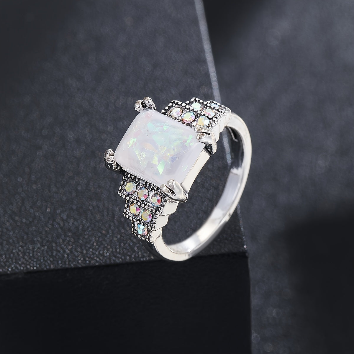 Women's Vintage Engagement Ring – European & American Style Jewelry